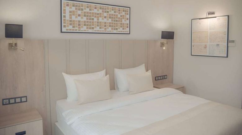 <b>Ramada Plaza By Wyndham Batman Room</b>. Images powered by <a href="https://iceportal.shijigroup.com/" title="IcePortal" target="_blank">IcePortal</a>.
