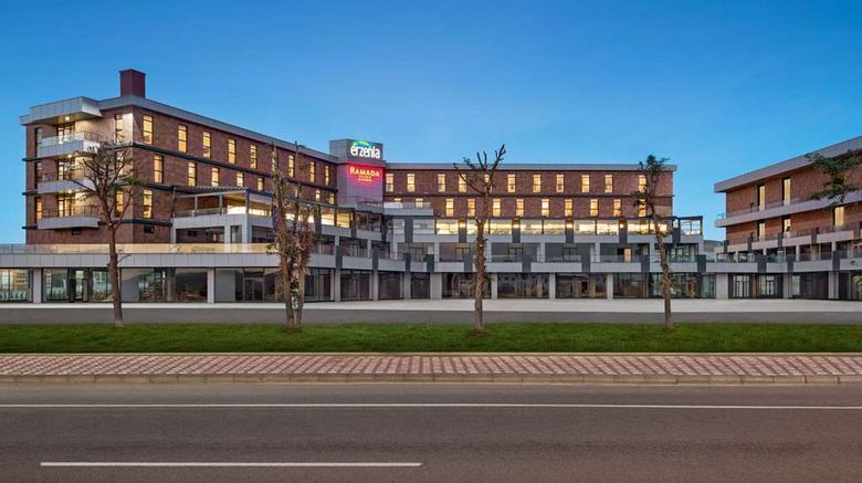<b>Ramada Plaza By Wyndham Batman Exterior</b>. Images powered by <a href="https://iceportal.shijigroup.com/" title="IcePortal" target="_blank">IcePortal</a>.