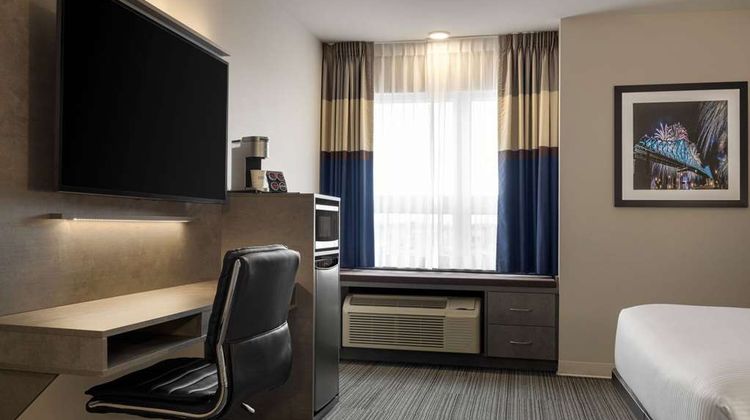 Microtel Inn & Suites by Wyndham Room