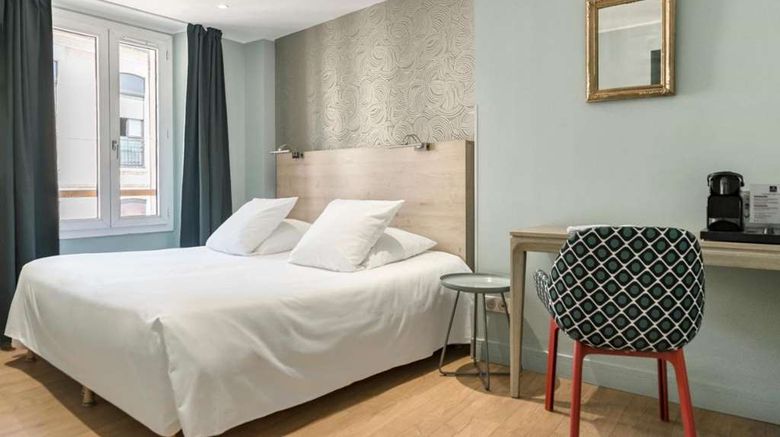 <b>Grand Hotel Dauphine Room</b>. Images powered by <a href="https://iceportal.shijigroup.com/" title="IcePortal" target="_blank">IcePortal</a>.