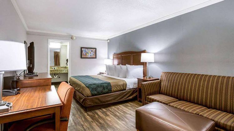 Travelodge by Wyndham Canton/Livonia Area, MI Room