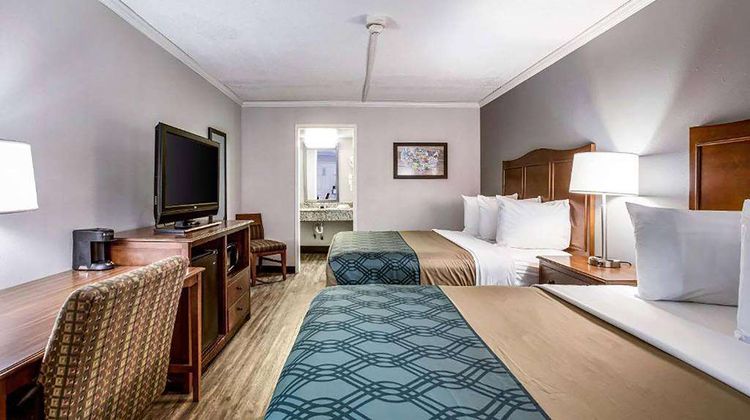 Travelodge by Wyndham Canton/Livonia Area, MI Room