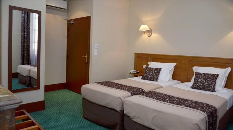 <b>Hotel Heliot Room</b>. Images powered by <a href="https://iceportal.shijigroup.com/" title="IcePortal" target="_blank">IcePortal</a>.