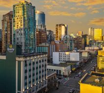 Quality Inn & Suites Vancouver Downtown Exterior