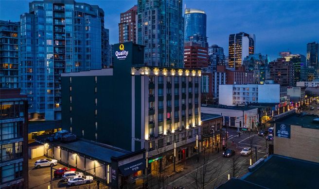 Quality Inn & Suites Vancouver Downtown Exterior