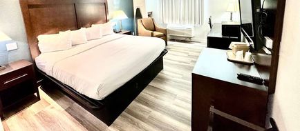 Baymont by Wyndham Richmond I-70 Room