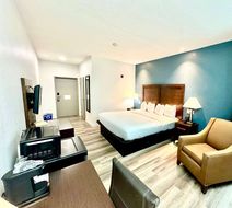 Baymont by Wyndham Richmond I-70 Room
