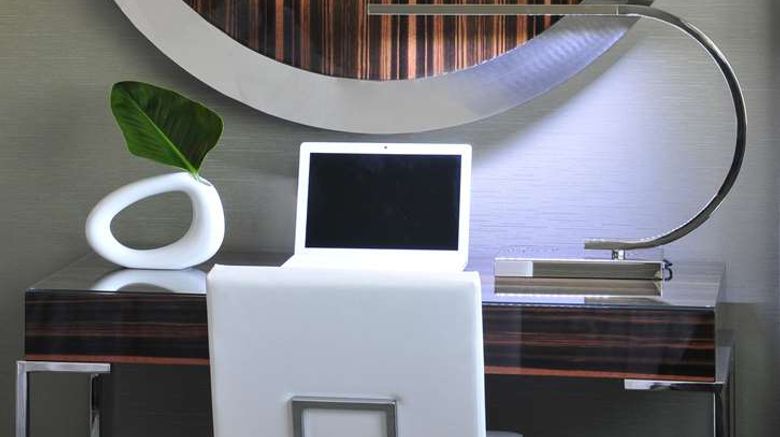<b>Altis Grand Hotel Room</b>. Images powered by <a href="https://iceportal.shijigroup.com/" title="IcePortal" target="_blank">IcePortal</a>.