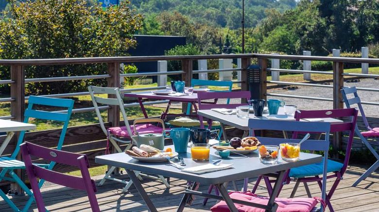 <b>Sure Hotel by BW Sarlat-la-Caneda Exterior</b>. Images powered by <a href="https://iceportal.shijigroup.com/" title="IcePortal" target="_blank">IcePortal</a>.