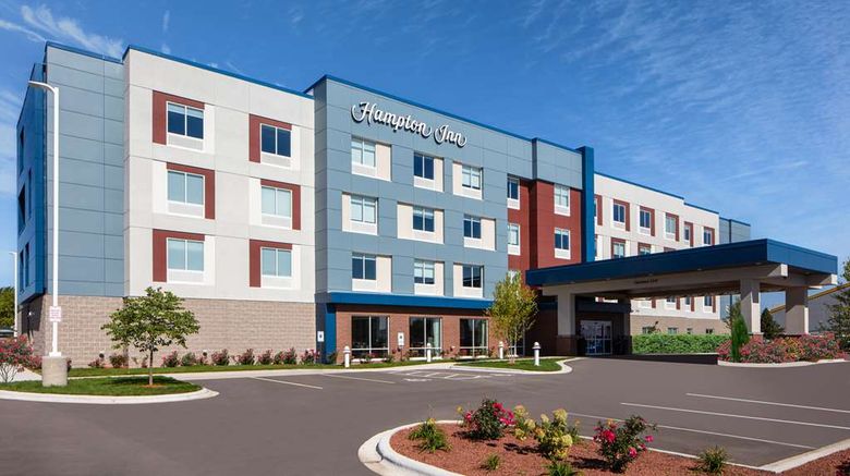Hampton Inn by Hilton Green Bay Stadium Exterior. Images powered by <a href="https://iceportal.shijigroup.com" target="_blank" rel="noopener">Ice Portal</a>.