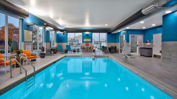 Hampton Inn by Hilton Green Bay Stadium Pool