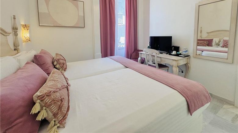 <b>Hotel Las Cortes de Cadiz Room</b>. Images powered by <a href="https://iceportal.shijigroup.com/" title="IcePortal" target="_blank">IcePortal</a>.