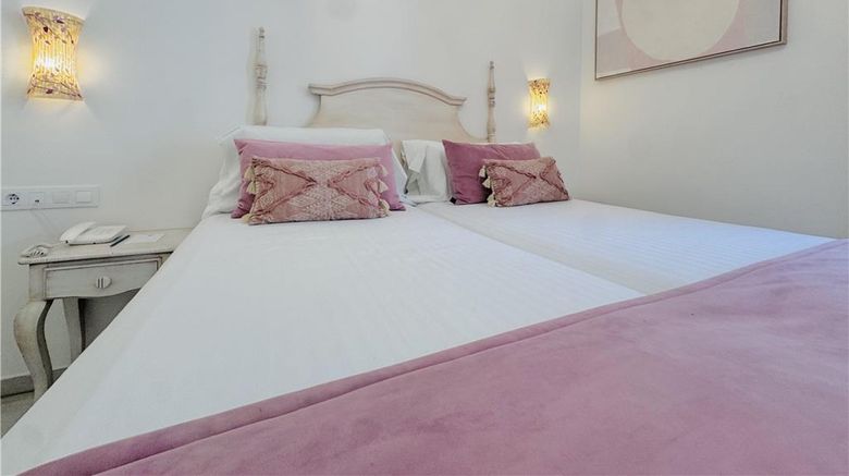 <b>Hotel Las Cortes de Cadiz Room</b>. Images powered by <a href="https://iceportal.shijigroup.com/" title="IcePortal" target="_blank">IcePortal</a>.