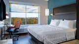 Tru by Hilton Chesapeake Greenbrier Room