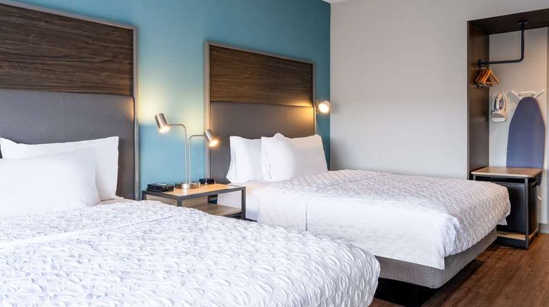 <b>Tru by Hilton Chesapeake Greenbrier Room</b>. Images powered by <a href="https://iceportal.shijigroup.com/" title="IcePortal" target="_blank">IcePortal</a>.