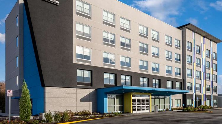 Tru by Hilton Chesapeake Greenbrier Exterior