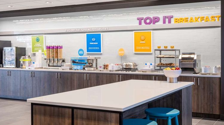 Tru by Hilton Chesapeake Greenbrier Restaurant