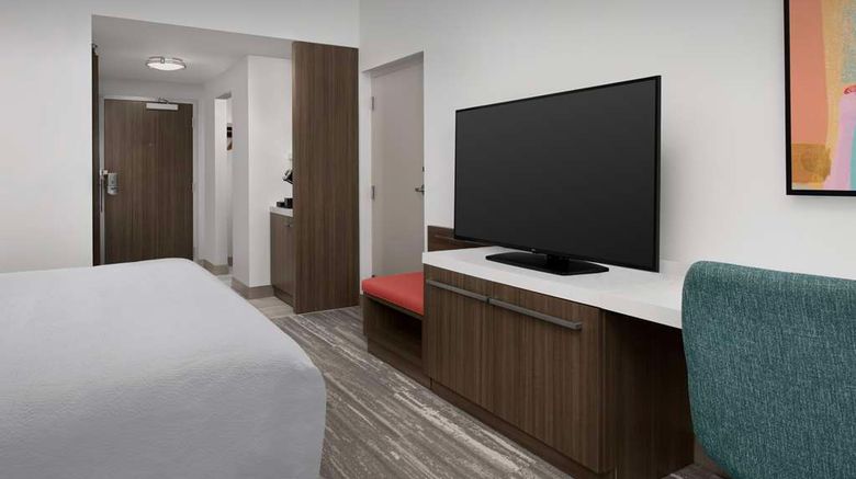 <b>Hilton Garden Inn Pensacola Downtown Room</b>. Images powered by <a href="https://iceportal.shijigroup.com/" title="IcePortal" target="_blank">IcePortal</a>.