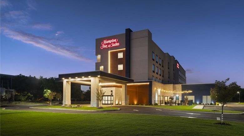 <b>Hampton Inn & Suites Somerset Exterior</b>. Images powered by <a href="https://iceportal.shijigroup.com/" title="IcePortal" target="_blank">IcePortal</a>.