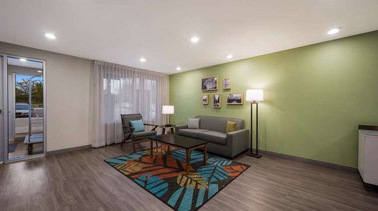 WoodSpring Suites Wixom - Novi Lobby