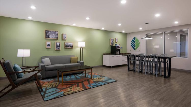 WoodSpring Suites Wixom - Novi Lobby
