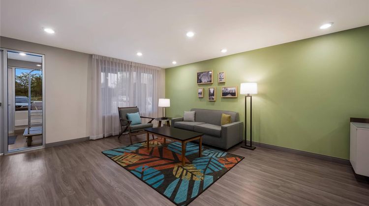 WoodSpring Suites Wixom - Novi Lobby