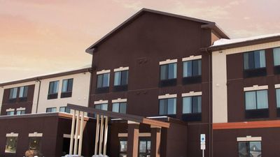 Grand Forks Lodge and Suites