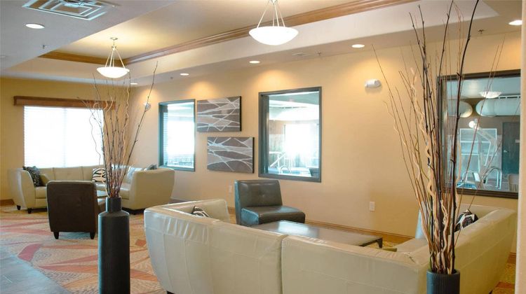 Comfort Inn & Suites Grand Forks Lobby