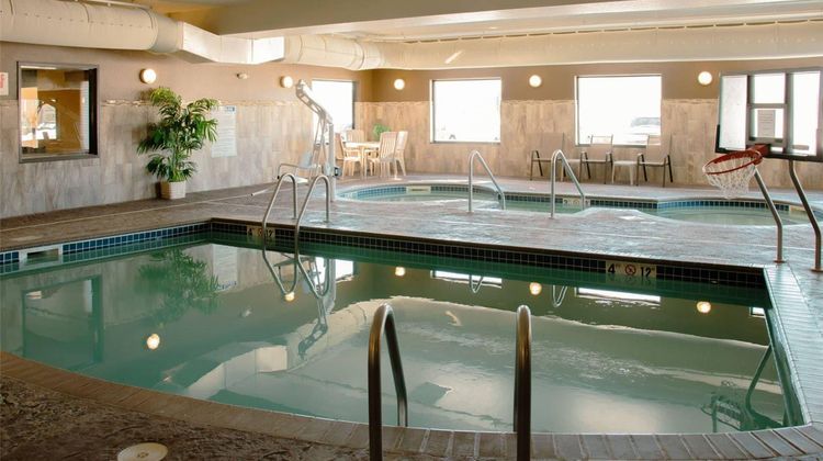 Comfort Inn & Suites Grand Forks Pool
