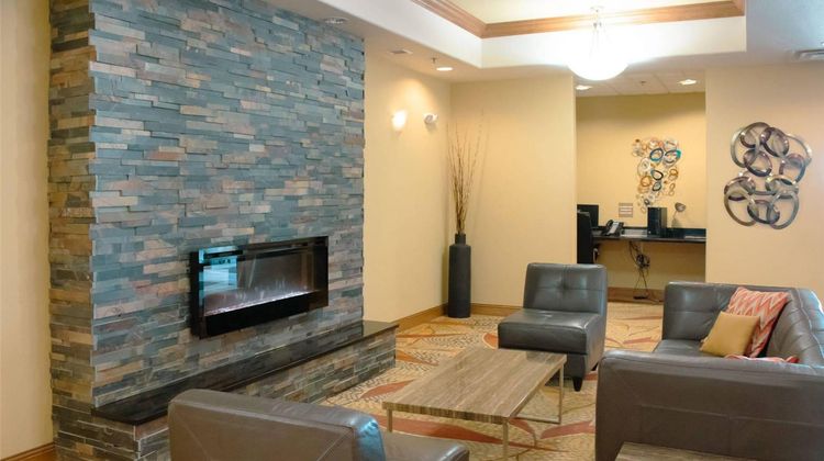 Comfort Inn & Suites Grand Forks Lobby