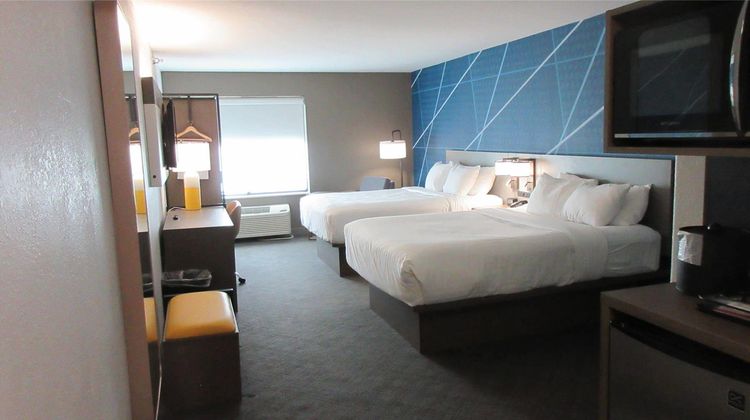 Comfort Inn & Suites Grand Forks Room