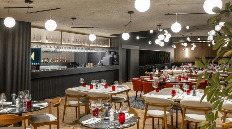 Radisson RED Izmir Point Bornova Restaurant