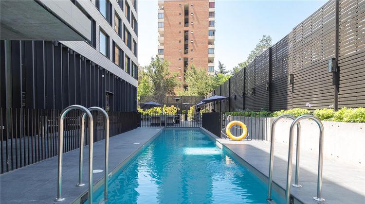 Ola Santiago Providencia, Tapestry Coll Pool