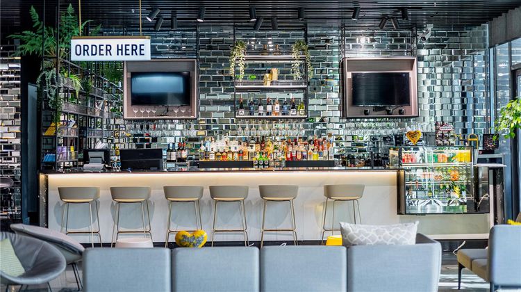 Ola Santiago Providencia, Tapestry Coll Restaurant