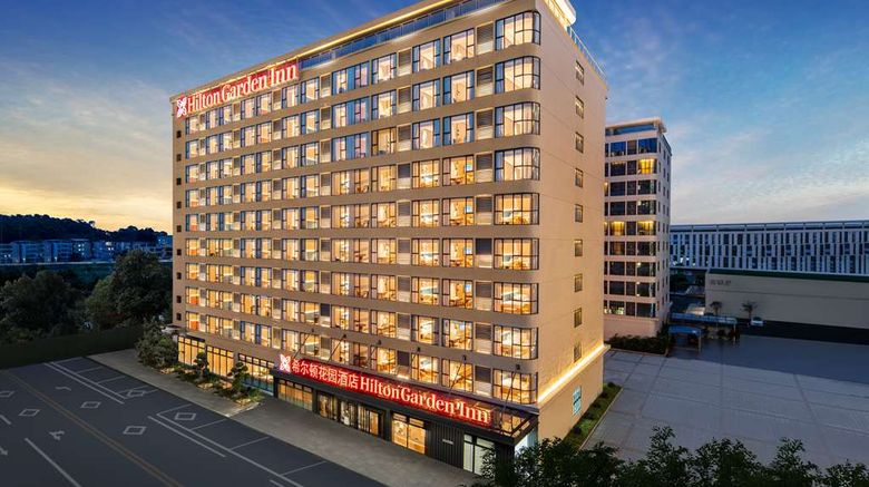 Hilton Garden Inn Guangzhou Baiyun Airpt Exterior. Images powered by <a href="https://iceportal.shijigroup.com" target="_blank" rel="noopener">Ice Portal</a>.