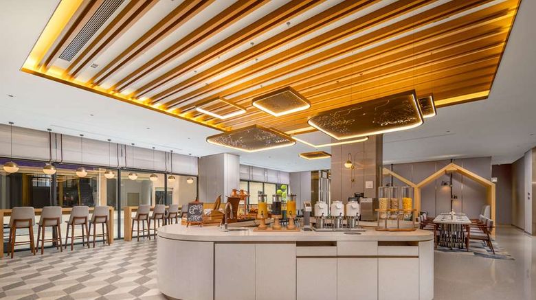 <b>Hilton Garden Inn Guangzhou Baiyun Airpt Restaurant</b>. Images powered by <a href="https://iceportal.shijigroup.com/" title="IcePortal" target="_blank">IcePortal</a>.