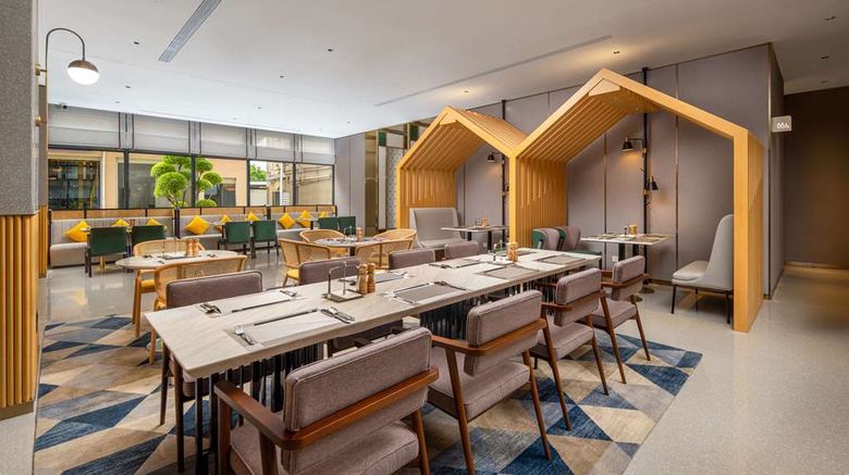 <b>Hilton Garden Inn Guangzhou Baiyun Airpt Restaurant</b>. Images powered by <a href="https://iceportal.shijigroup.com/" title="IcePortal" target="_blank">IcePortal</a>.