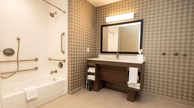 Home2 Suites by Hilton Hammond Room