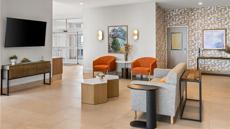 <b>Hampton Inn St Ignace Lakefront Mackinac Lobby</b>. Images powered by <a href="https://iceportal.shijigroup.com/" title="IcePortal" target="_blank">IcePortal</a>.