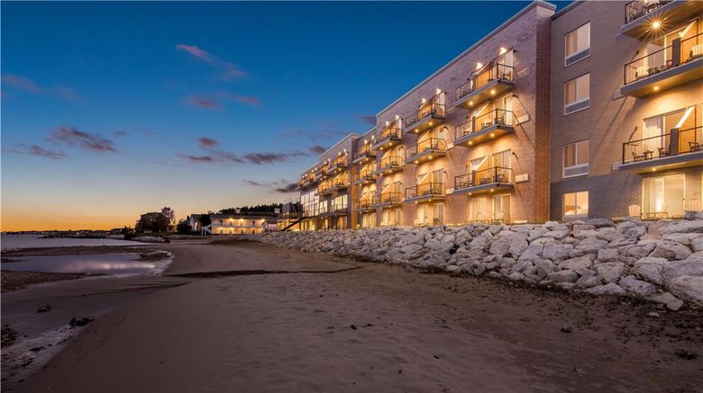 <b>Hampton Inn St Ignace Lakefront Mackinac Beach</b>. Images powered by <a href="https://iceportal.shijigroup.com/" title="IcePortal" target="_blank">IcePortal</a>.