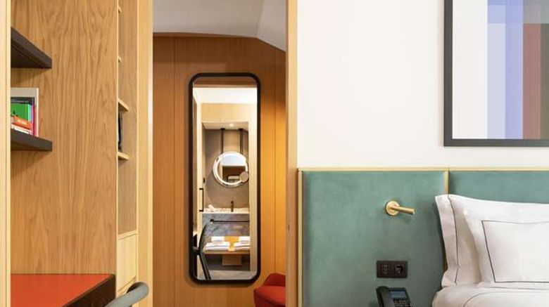 <b>Arts Hotel Porto Tapestry Coll by Hilton Room</b>. Images powered by <a href="https://iceportal.shijigroup.com/" title="IcePortal" target="_blank">IcePortal</a>.