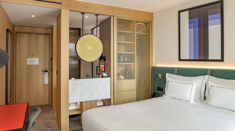 <b>Arts Hotel Porto Tapestry Coll by Hilton Room</b>. Images powered by <a href="https://iceportal.shijigroup.com/" title="IcePortal" target="_blank">IcePortal</a>.