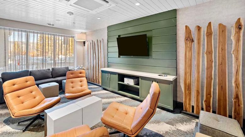 <b>Hampton Inn Big Bear Lake Lobby</b>. Images powered by <a href="https://iceportal.shijigroup.com/" title="IcePortal" target="_blank">IcePortal</a>.