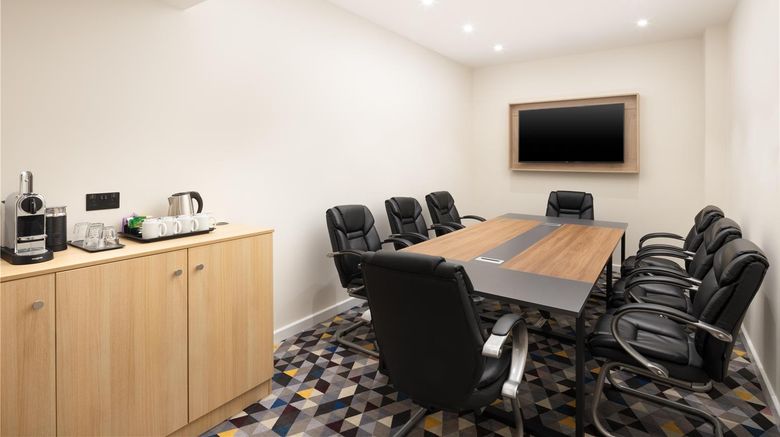 <b>Hampton by Hilton London Old Street Meeting</b>. Images powered by <a href="https://iceportal.shijigroup.com/" title="IcePortal" target="_blank">IcePortal</a>.