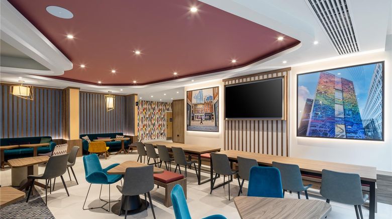<b>Hampton by Hilton London Old Street Lobby</b>. Images powered by <a href="https://iceportal.shijigroup.com/" title="IcePortal" target="_blank">IcePortal</a>.