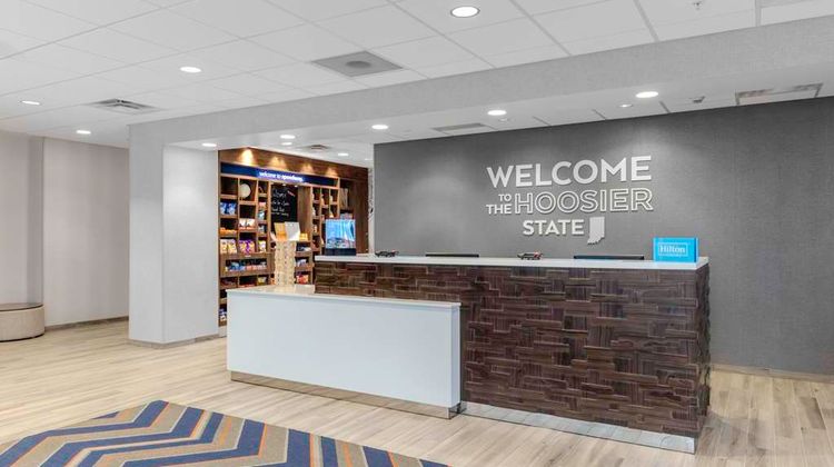 Hampton Inn & Suites West Speedway Lobby