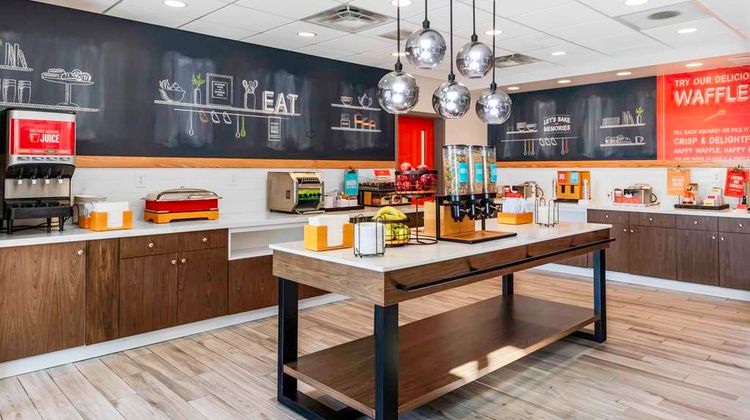 Hampton Inn & Suites West Speedway Restaurant
