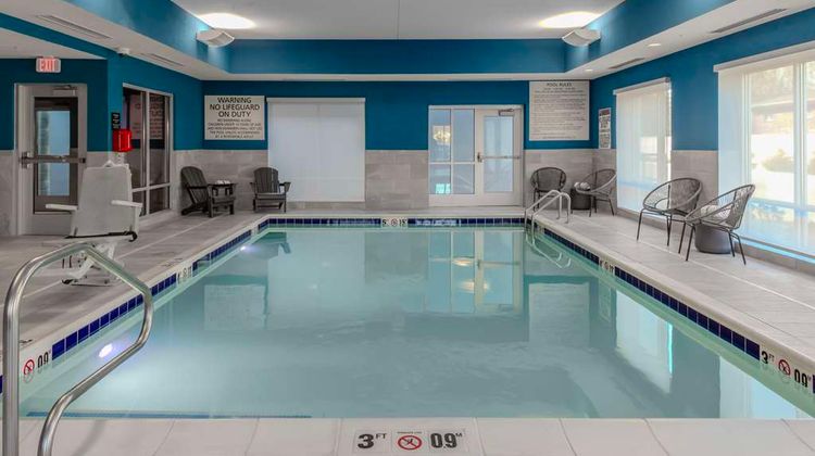 Hampton Inn & Suites West Speedway Pool