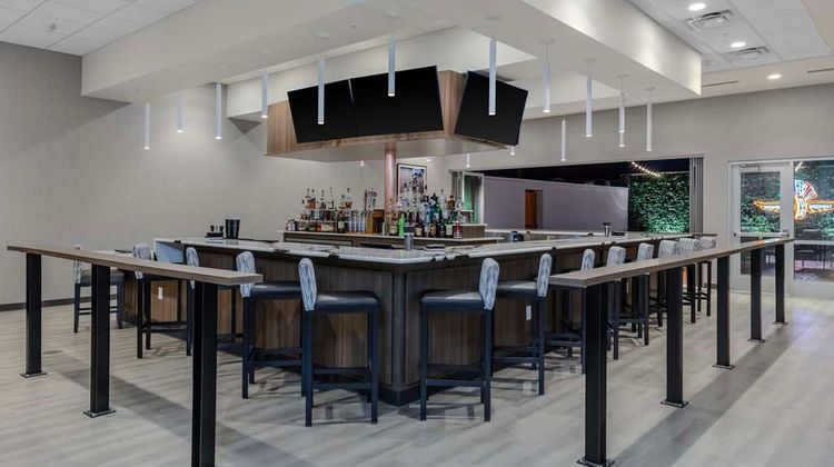 Hampton Inn & Suites West Speedway Restaurant