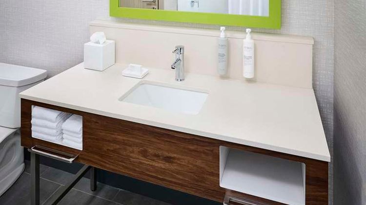 Hampton Inn by Hilton Hamilton Room
